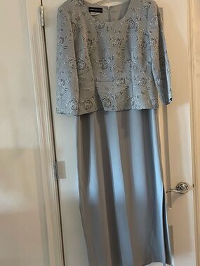 Donna Morgan Metallic Silver Sheen Beaded Evening Gown